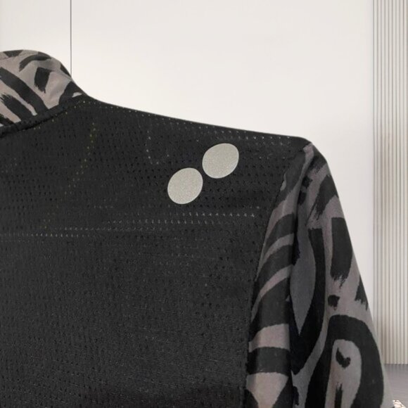 Reebok Speedwick Reflective Windbreaker Jacket Women’s Medium – Neon Zip - Picture 9 of 14